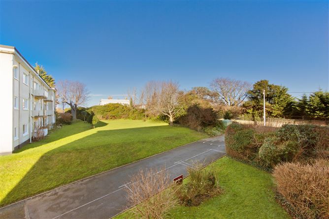 Photo 11 of 13 — 10 Hibernia, De Vesci Court, Monkstown, Co. Dublin