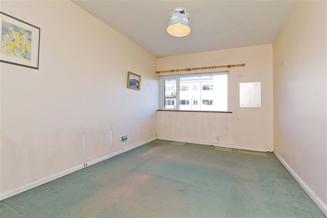 Photo 6 of 13 — 10 Hibernia, De Vesci Court, Monkstown, Co. Dublin
