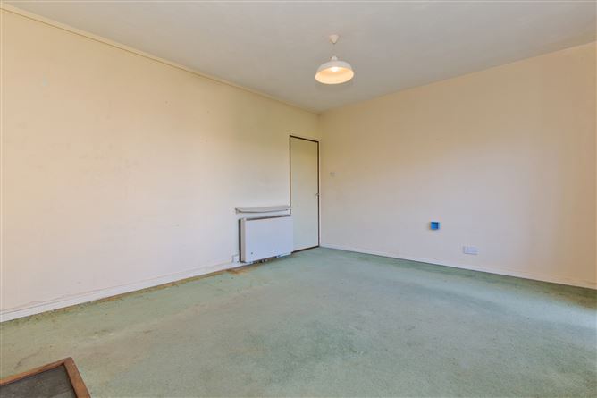 Photo 5 of 13 — 10 Hibernia, De Vesci Court, Monkstown, Co. Dublin