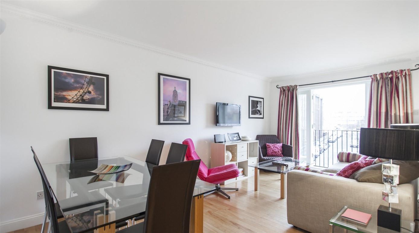 A Pop of Fuschia,London,Greater London,United Kingdom