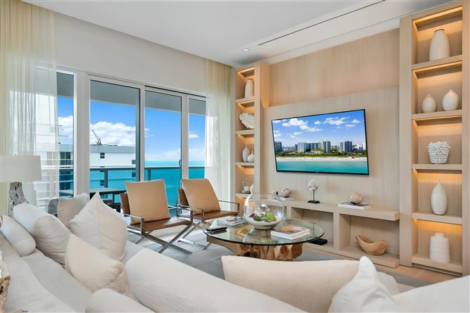 Palm & Linen,Miami,Florida,USA