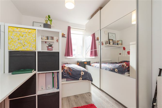 25 Levmoss Avenue, Leopardstown, Dublin 18