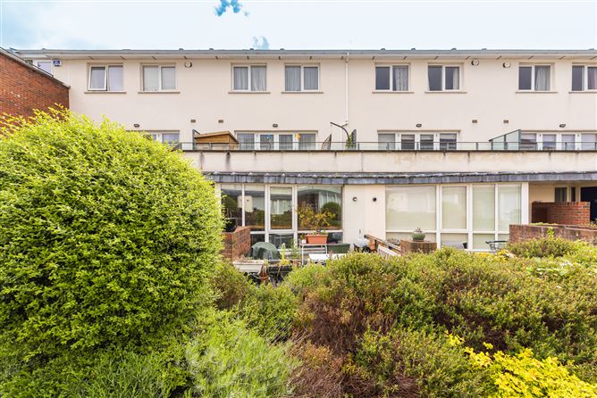 25 Levmoss Avenue, Leopardstown, Dublin 18