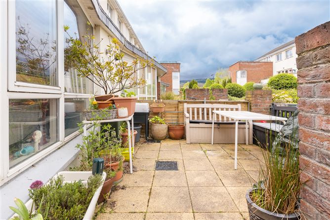 25 Levmoss Avenue, Leopardstown, Dublin 18