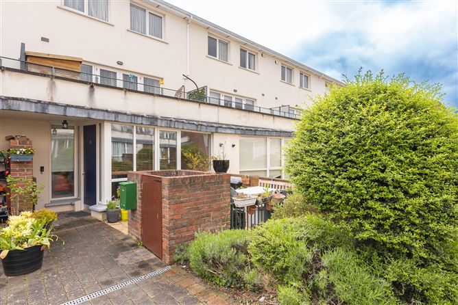 25 Levmoss Avenue, Leopardstown, Dublin 18
