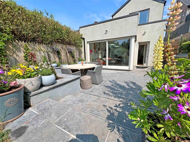 Lynton, Cross Douglas Road, Douglas, Cork