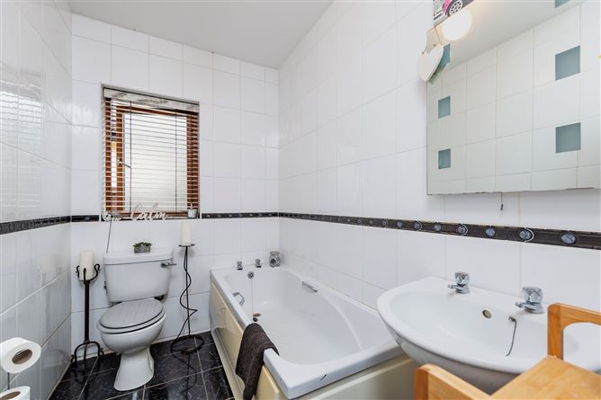 No. 8 Whiterock Avenue, Whitebrook, Wexford Town, Wexford