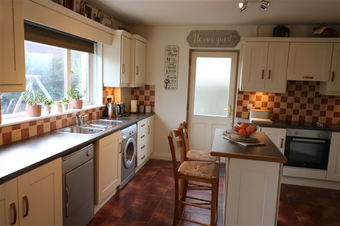 4 Sycamore Close, Carrick-on-Suir, Tipperary