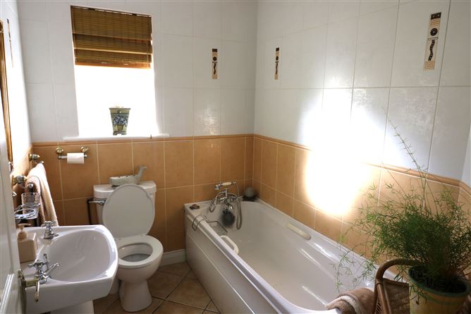 4 Sycamore Close, Carrick-on-Suir, Tipperary