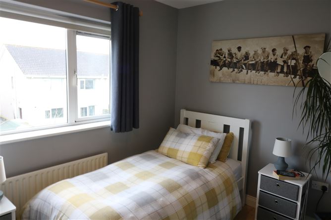 4 Sycamore Close, Carrick-on-Suir, Tipperary