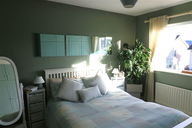 4 Sycamore Close, Carrick-on-Suir, Tipperary