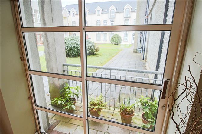 10 Marymount, Carrick-On-Shannon, Co. Leitrim