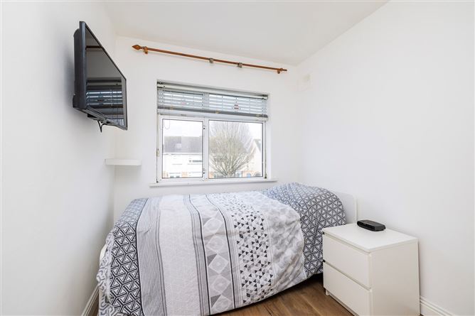 5 Crestfield Drive, Whitehall, Dublin 9