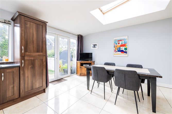 5 Crestfield Drive, Whitehall, Dublin 9