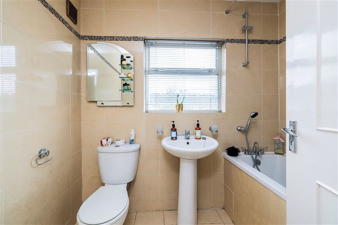 5 Crestfield Drive, Whitehall, Dublin 9