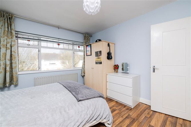 5 Crestfield Drive, Whitehall, Dublin 9