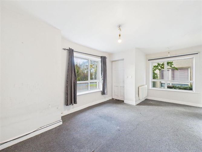 Photo 4 of 10 — 315 Castlecurragh Heath, Mulhuddart, Dublin