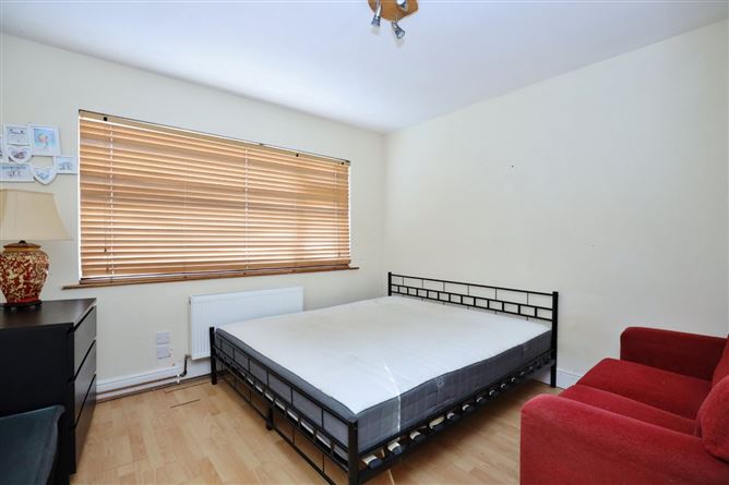 28 New Vale Cottages, Shankill, Dublin 18