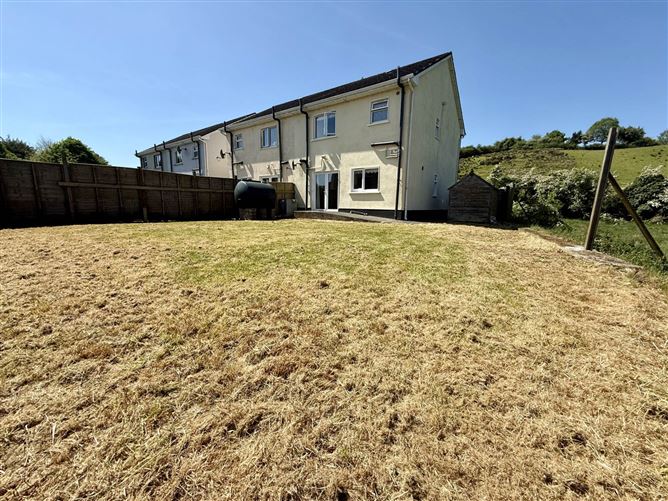 8 Sli Na Sruthan, Ballinlough, County Roscommon