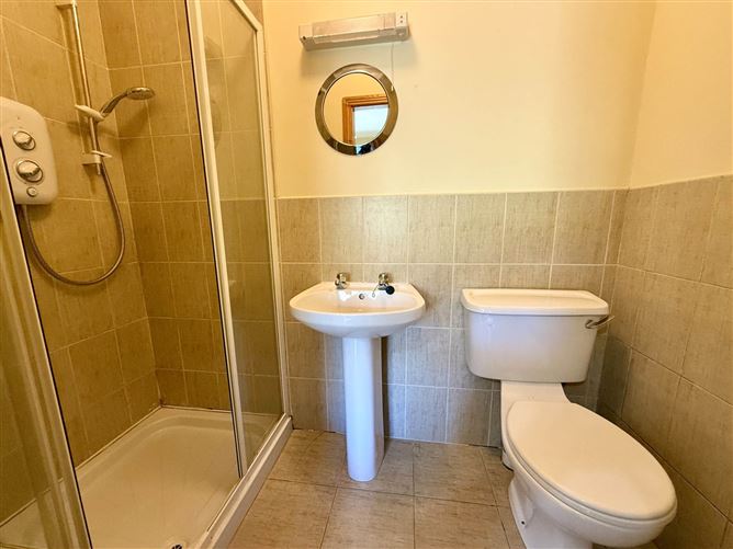 8 Sli Na Sruthan, Ballinlough, County Roscommon