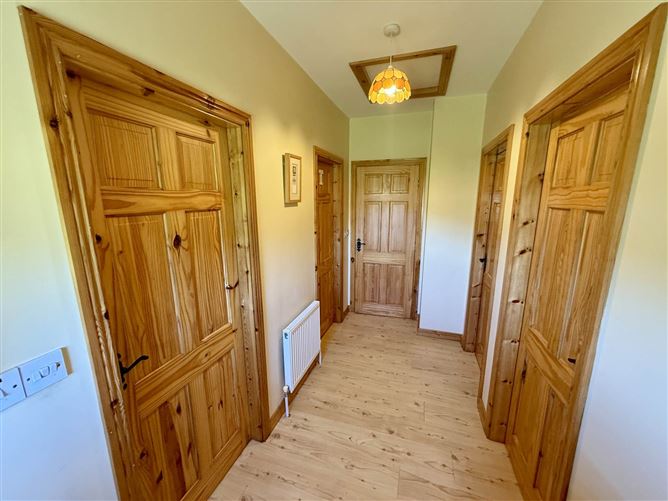 8 Sli Na Sruthan, Ballinlough, County Roscommon