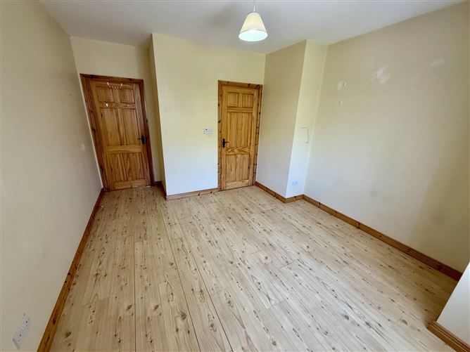 8 Sli Na Sruthan, Ballinlough, County Roscommon