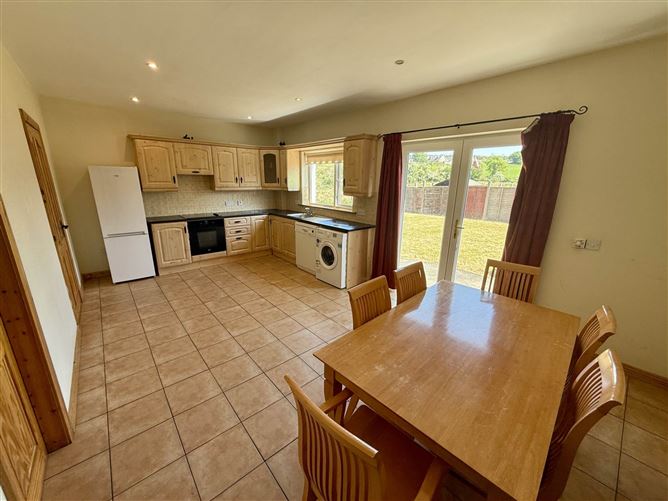 8 Sli Na Sruthan, Ballinlough, County Roscommon