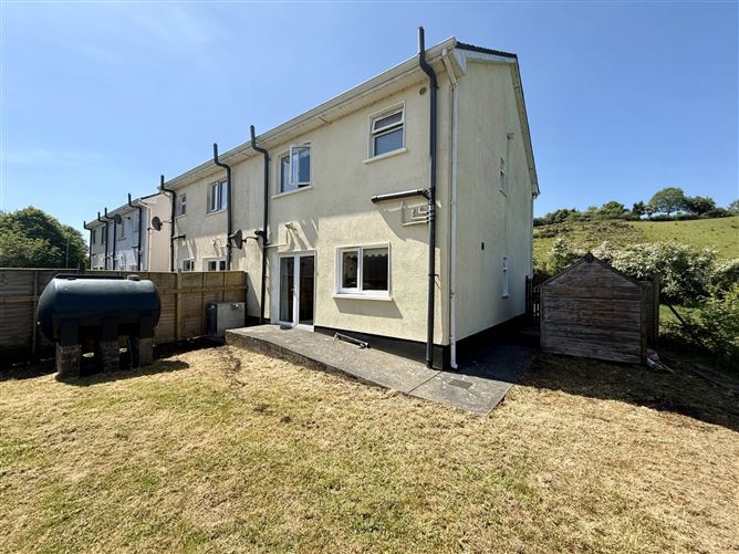 8 Sli Na Sruthan, Ballinlough, County Roscommon