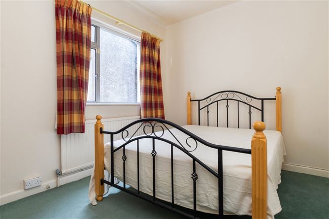 24 Oaklands Crescent, Highfield Road, Rathgar, Dublin 6