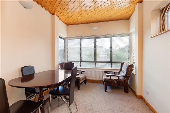 24 Oaklands Crescent, Highfield Road, Rathgar, Dublin 6