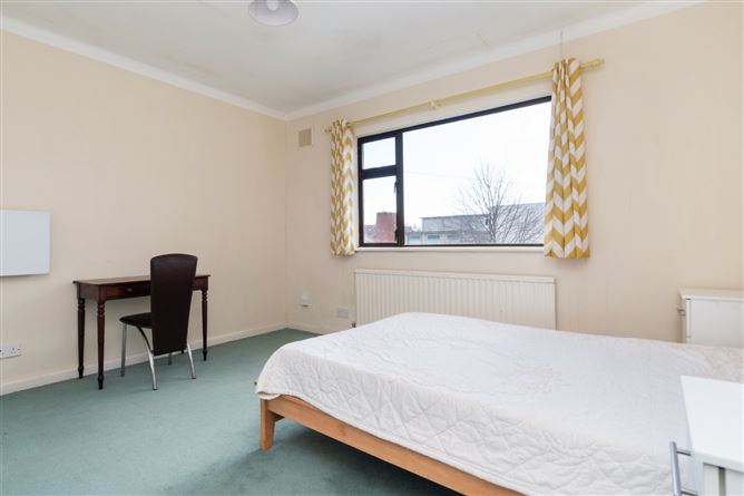 24 Oaklands Crescent, Highfield Road, Rathgar, Dublin 6