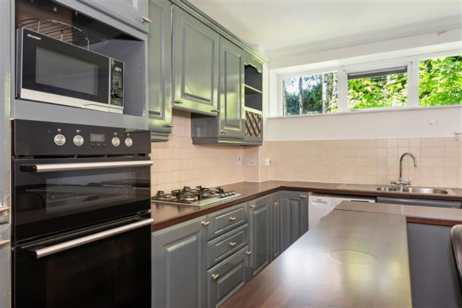 4 Marlfield House, St Gabriels, Cabinteely, Dublin 18