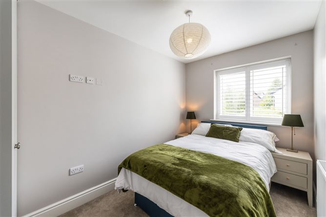 Photo 14 of 25 — 25 Diswellstown Manor, Castleknock, Dublin 15