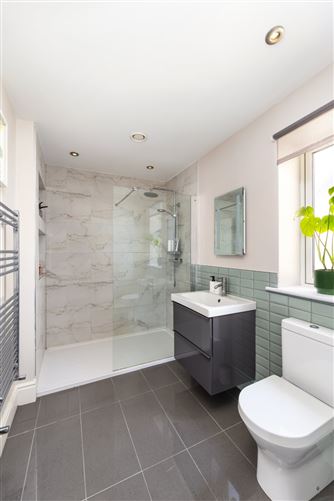Photo 19 of 25 — 25 Diswellstown Manor, Castleknock, Dublin 15