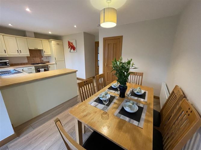 30 Ryecroft, Maryborough Woods, Douglas, Cork Barry Auctioneers