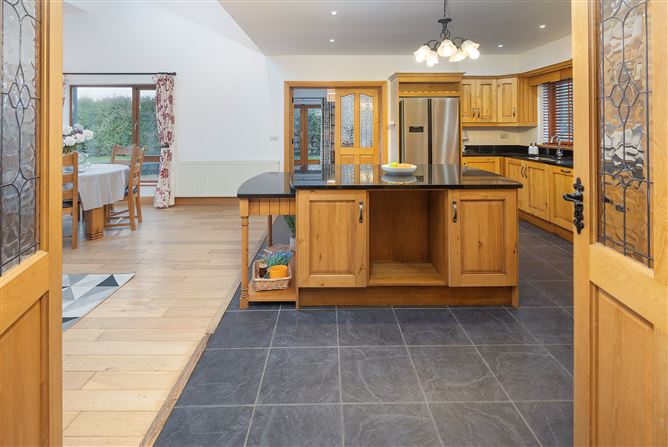 Té Anau, Ballydwyre, Cloyne, Co. Cork, Cloyne, Cork