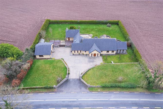 Té Anau, Ballydwyre, Cloyne, Co. Cork, Cloyne, Cork