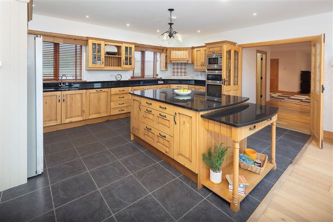 Té Anau, Ballydwyre, Cloyne, Co. Cork, Cloyne, Cork