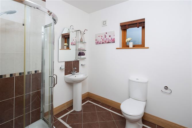 Té Anau, Ballydwyre, Cloyne, Co. Cork, Cloyne, Cork