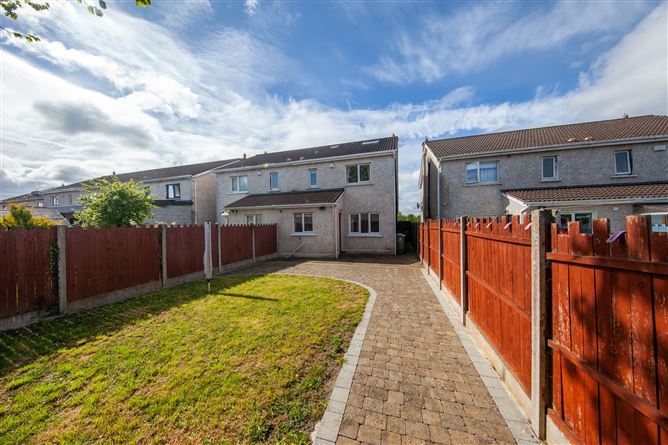 7 Manorfields Dale, Castaheany, Clonee, Dublin 15