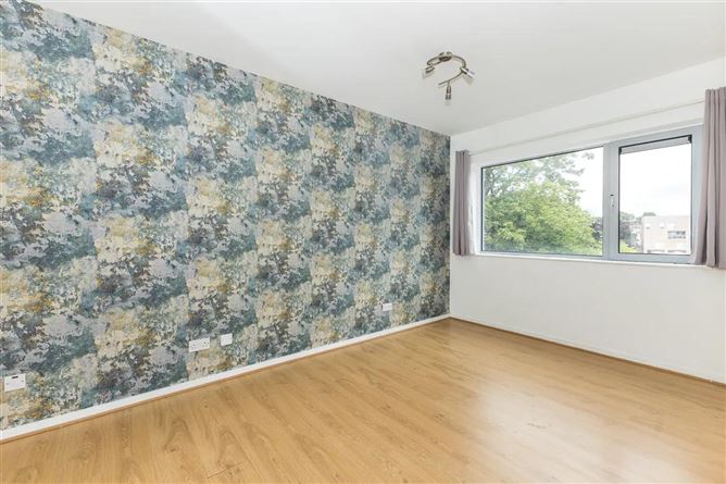 16 The Kilmore, Santry, Dublin 9