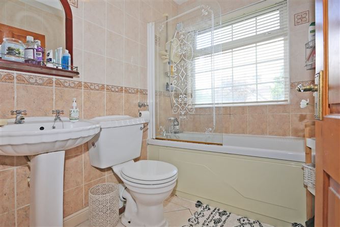 7 Castleville, Golf Links Road, Castletroy, Limerick