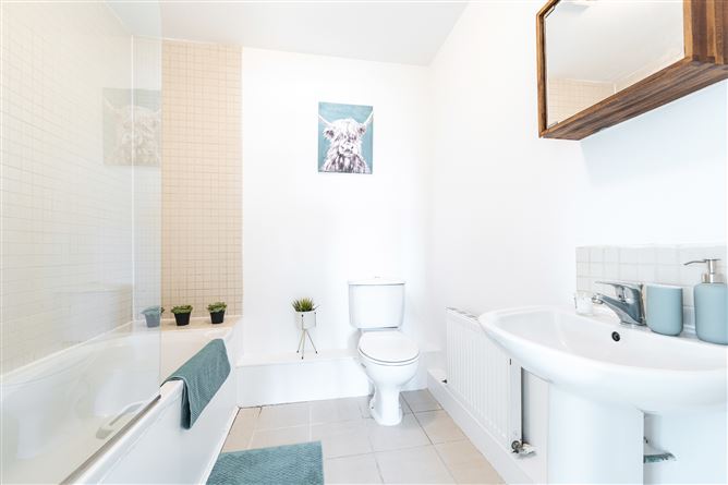 Apartment 48 Castle Lawn, Kilgobbin Wood , Sandyford, Dublin 18