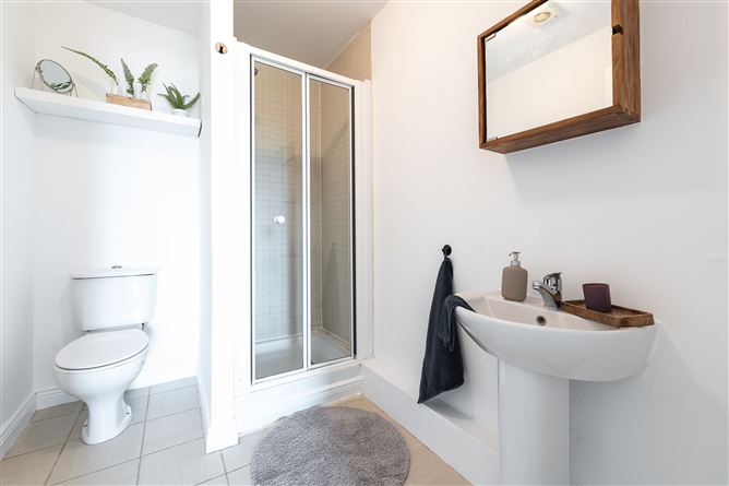 Apartment 48 Castle Lawn, Kilgobbin Wood , Sandyford, Dublin 18