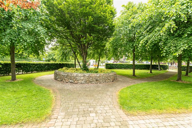 Apartment 48 Castle Lawn, Kilgobbin Wood , Sandyford, Dublin 18