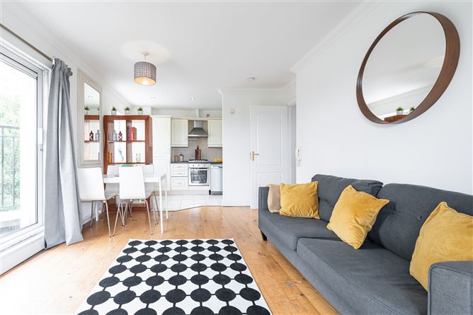 Apartment 48 Castle Lawn, Kilgobbin Wood , Sandyford, Dublin 18