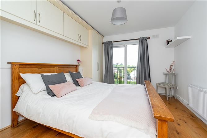 Apartment 48 Castle Lawn, Kilgobbin Wood , Sandyford, Dublin 18