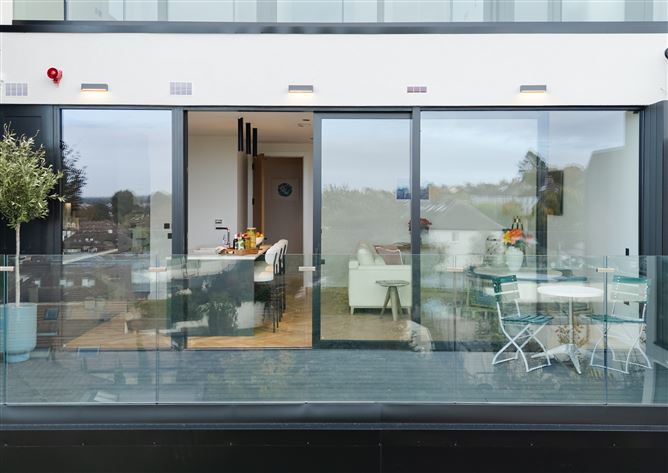 https://photos-a.propertyimages.ie/media/1/8/1/4954181/7bb6c1d4-f42d-4f0c-82fe-bf2b4ded53c1_l.jpg