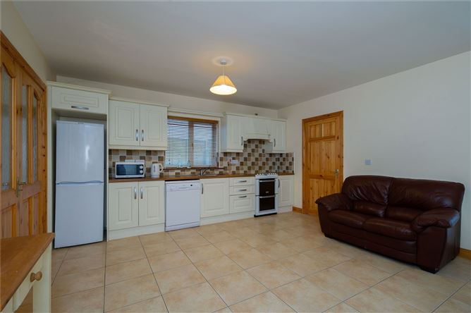 8 Edel Grove, Churchfield, Castlemagner, Co. Cork.
