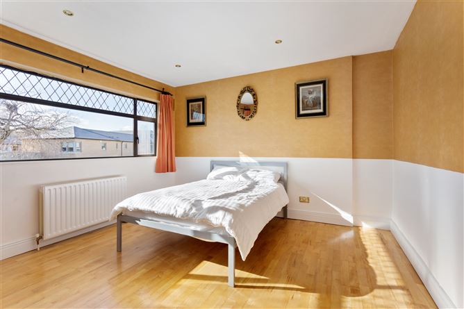 2 Broadford Rise, Ballinteer,   Dublin 16